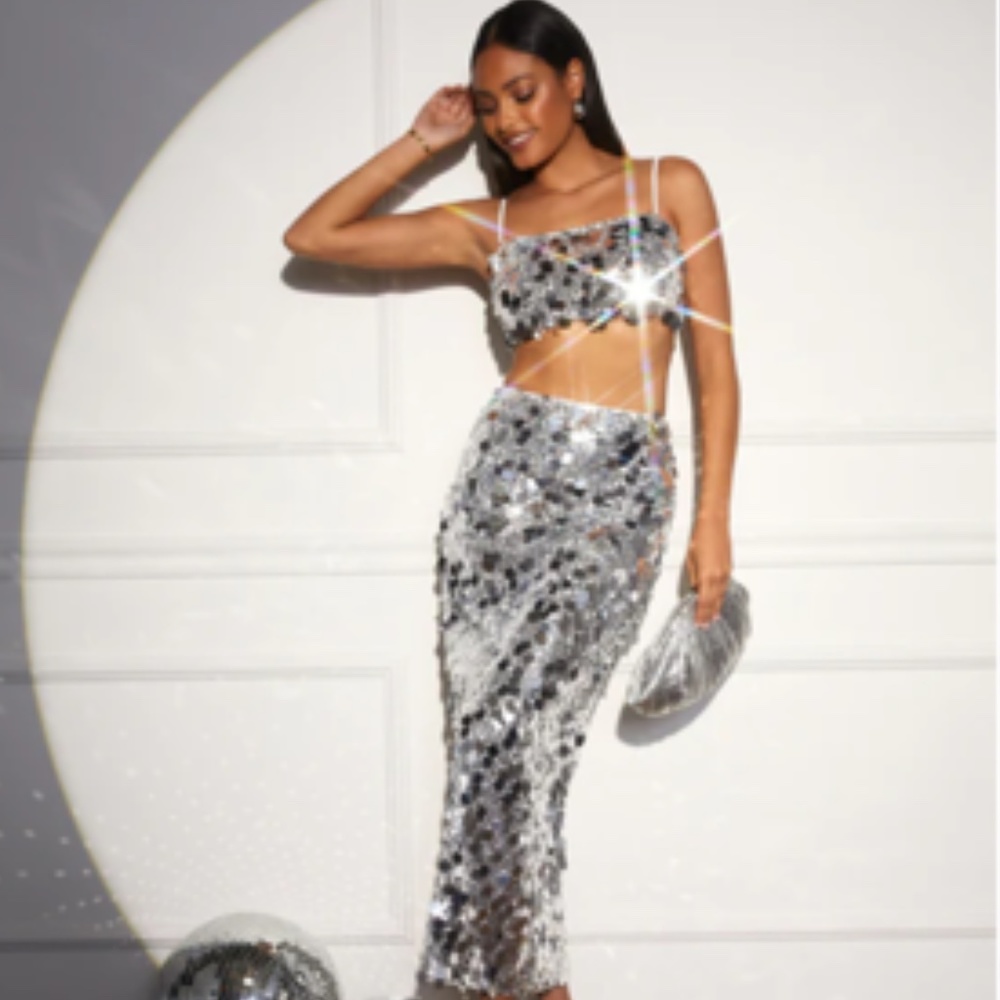 Bailey Rose 2-piece silver sequin skirt/crop top set